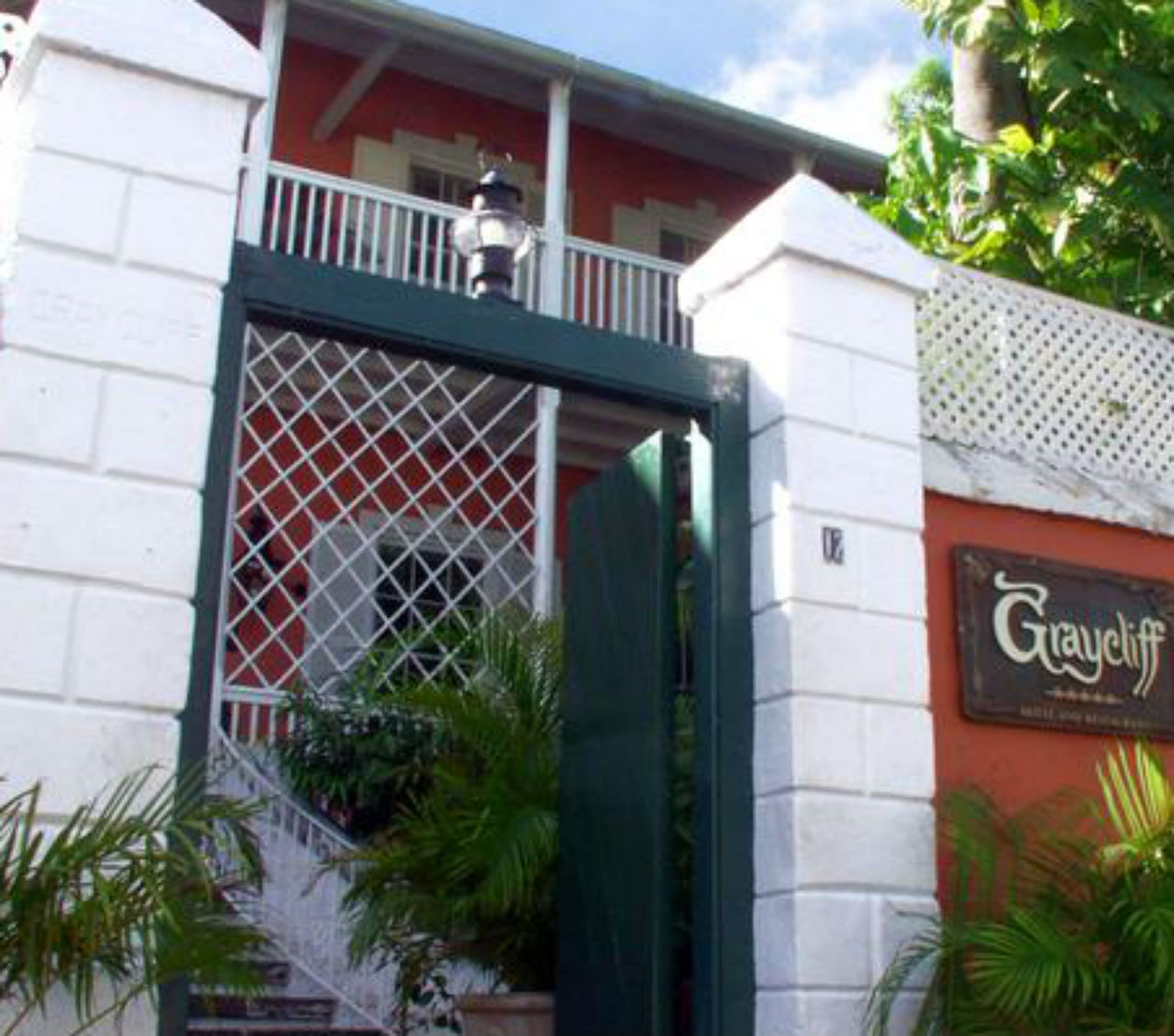 Graycliff Hotel Насау Екстериор снимка
